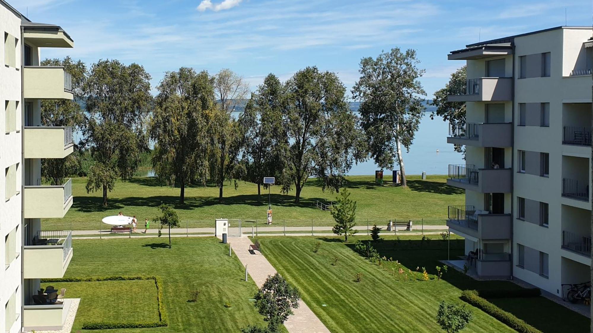 Lelle Resort CB34 Balatonlelle Esterno foto