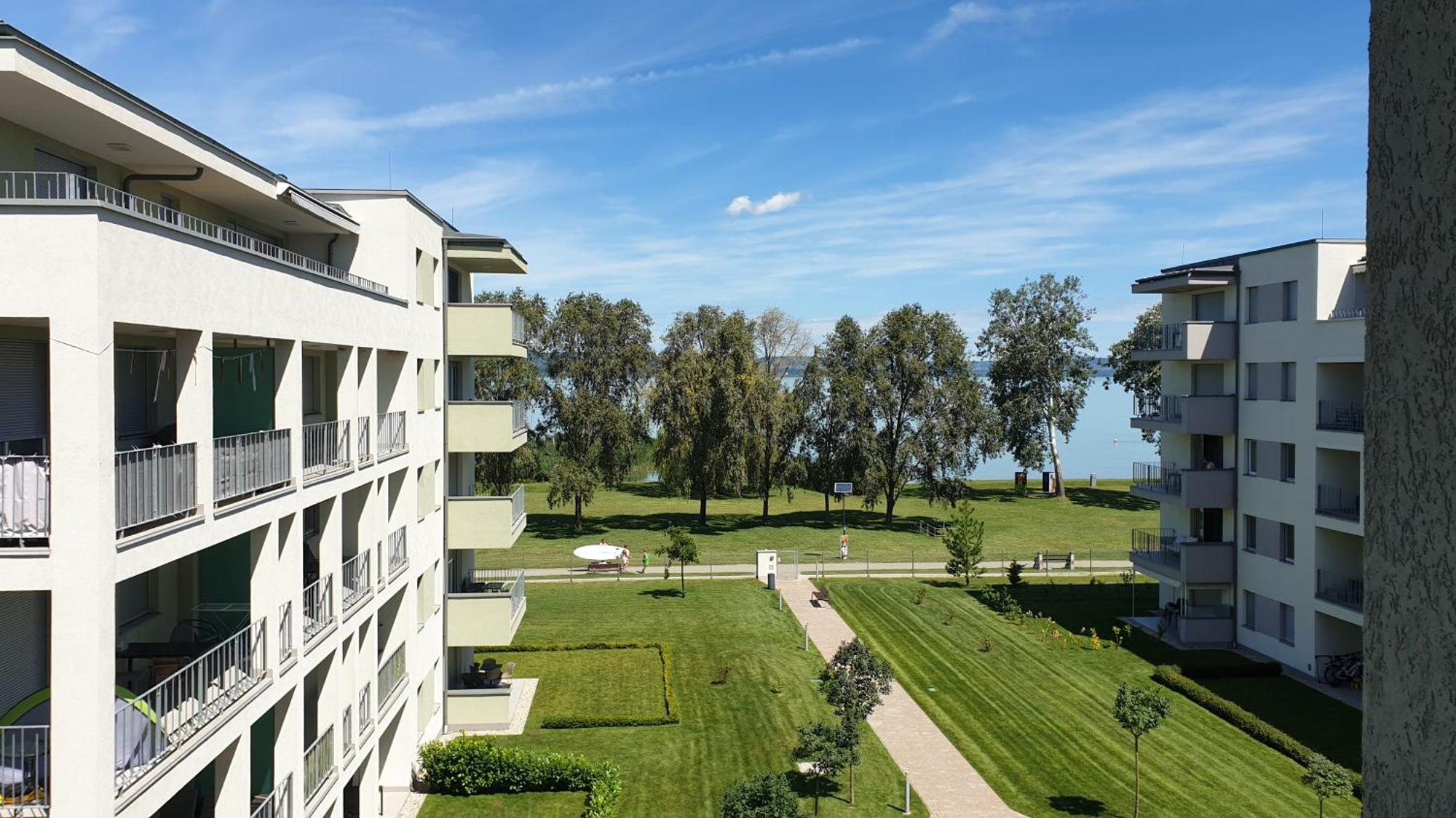 Lelle Resort CB34 Balatonlelle Esterno foto
