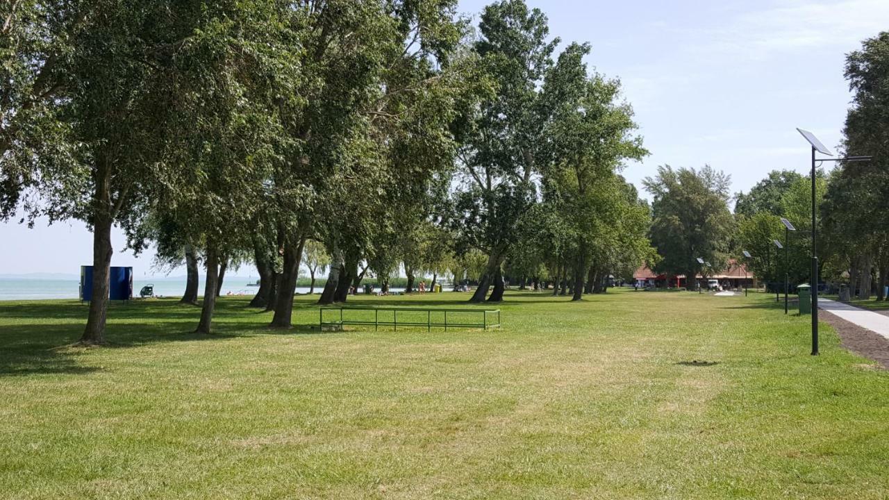 Lelle Resort CB34 Balatonlelle Esterno foto