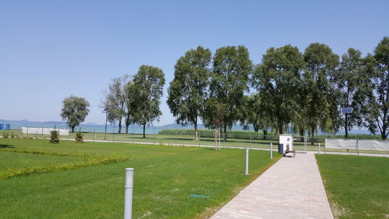 Lelle Resort CB34 Balatonlelle Esterno foto