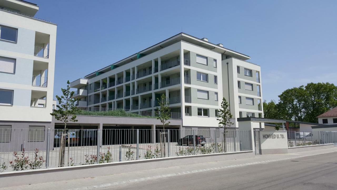Lelle Resort CB34 Balatonlelle Esterno foto