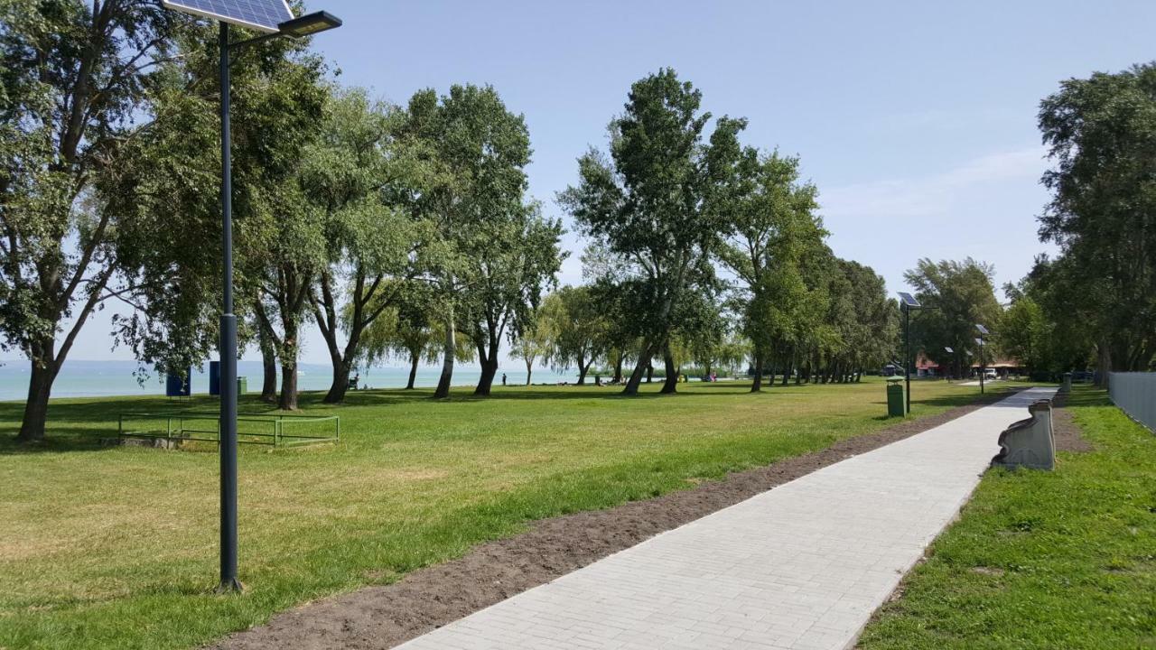 Lelle Resort CB34 Balatonlelle Esterno foto