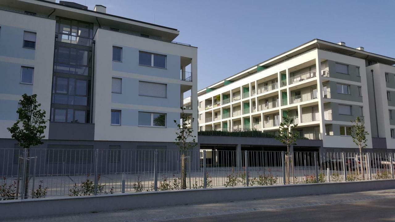 Lelle Resort CB34 Balatonlelle Esterno foto