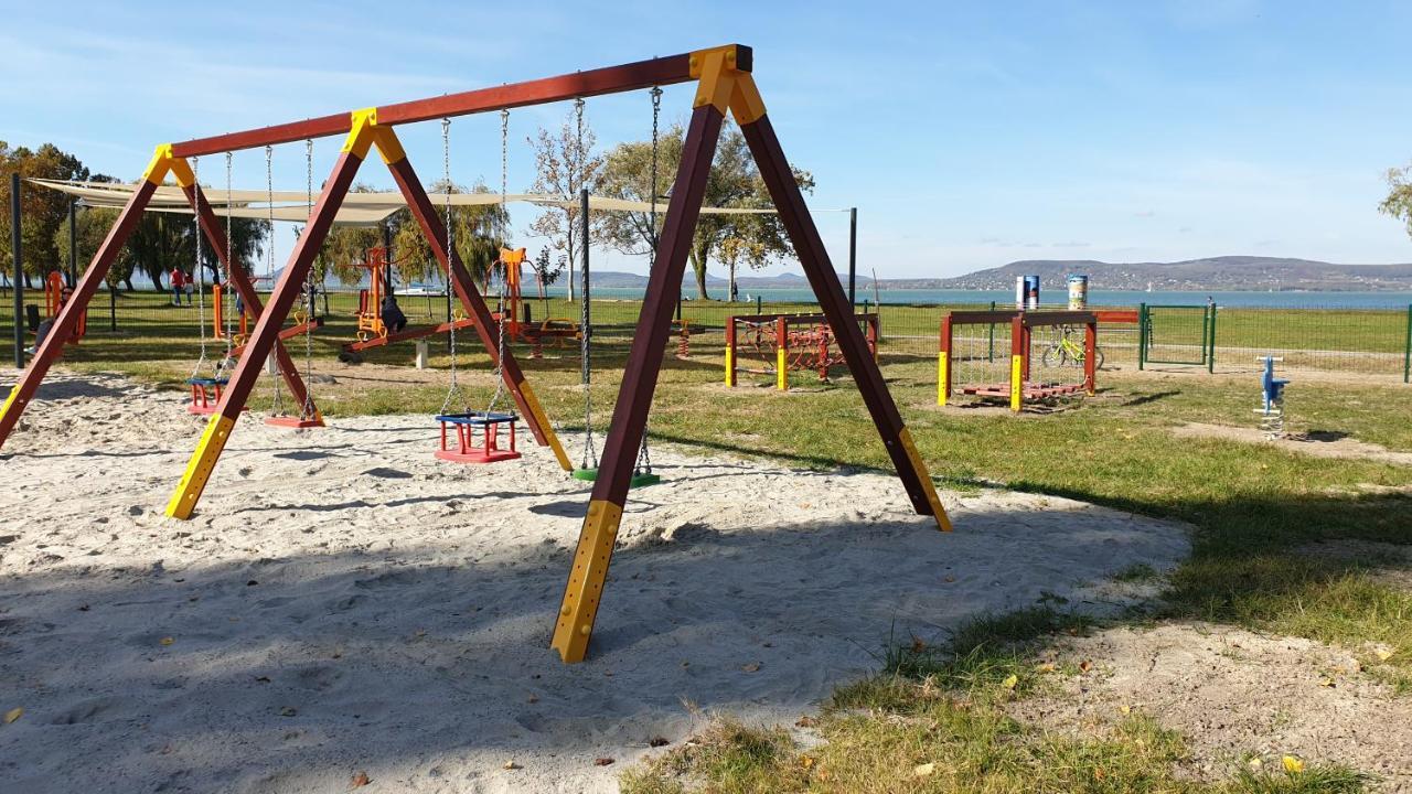 Lelle Resort CB34 Balatonlelle Esterno foto